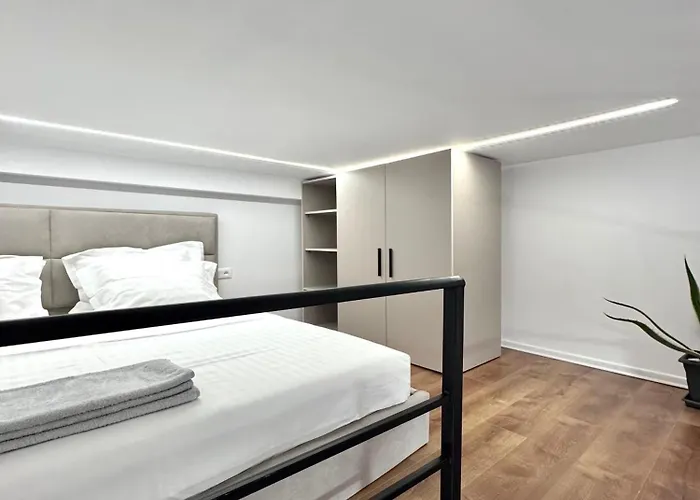 Nest Apartment
